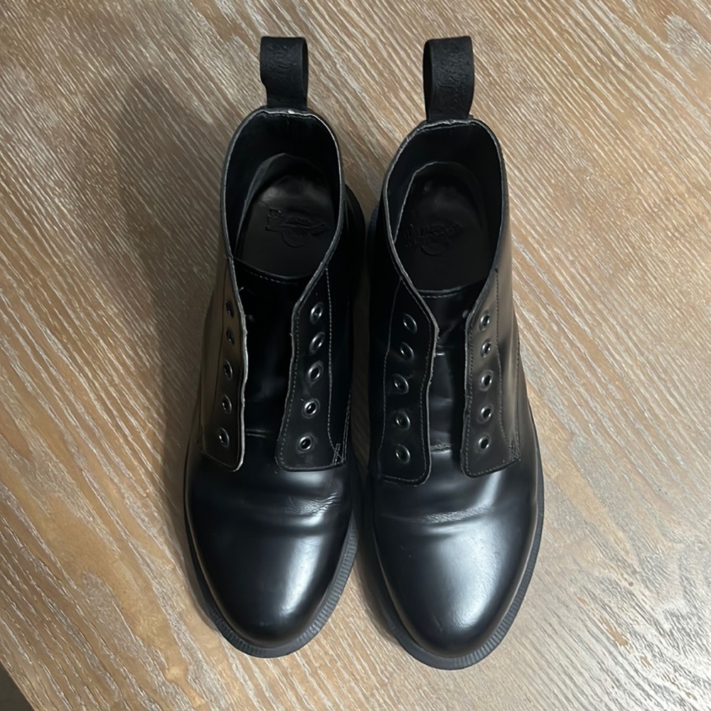 Dr. Martens Emmeline Smooth Leather Lace Up Ankle Boots in Black Size 9